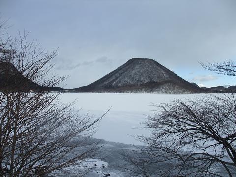 雪景色の榛名湖
